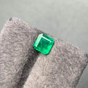 Emerald Emerald Cut — Stunning 0.8 Ct Loose Beryl