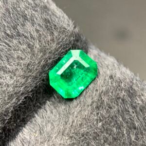 Emerald Emerald Cut β Dazzling 0.76 Ct Loose Beryl