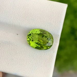 Peridot Oval Cut — Magnificent 7.6 Ct Loose Olivine (Forsterite)