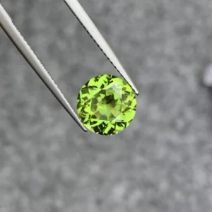 Peridot Round Brilliant Cut — Dazzling 3.3 Ct Loose Olivine (Forsterite)