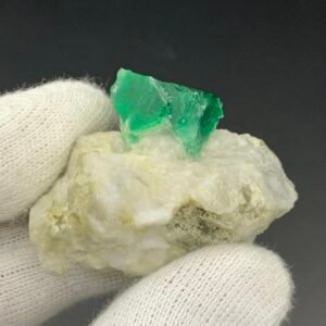 Raw Emerald Specimen 39.7 g — Natural Beryl Crystal from Swat, Pakistan